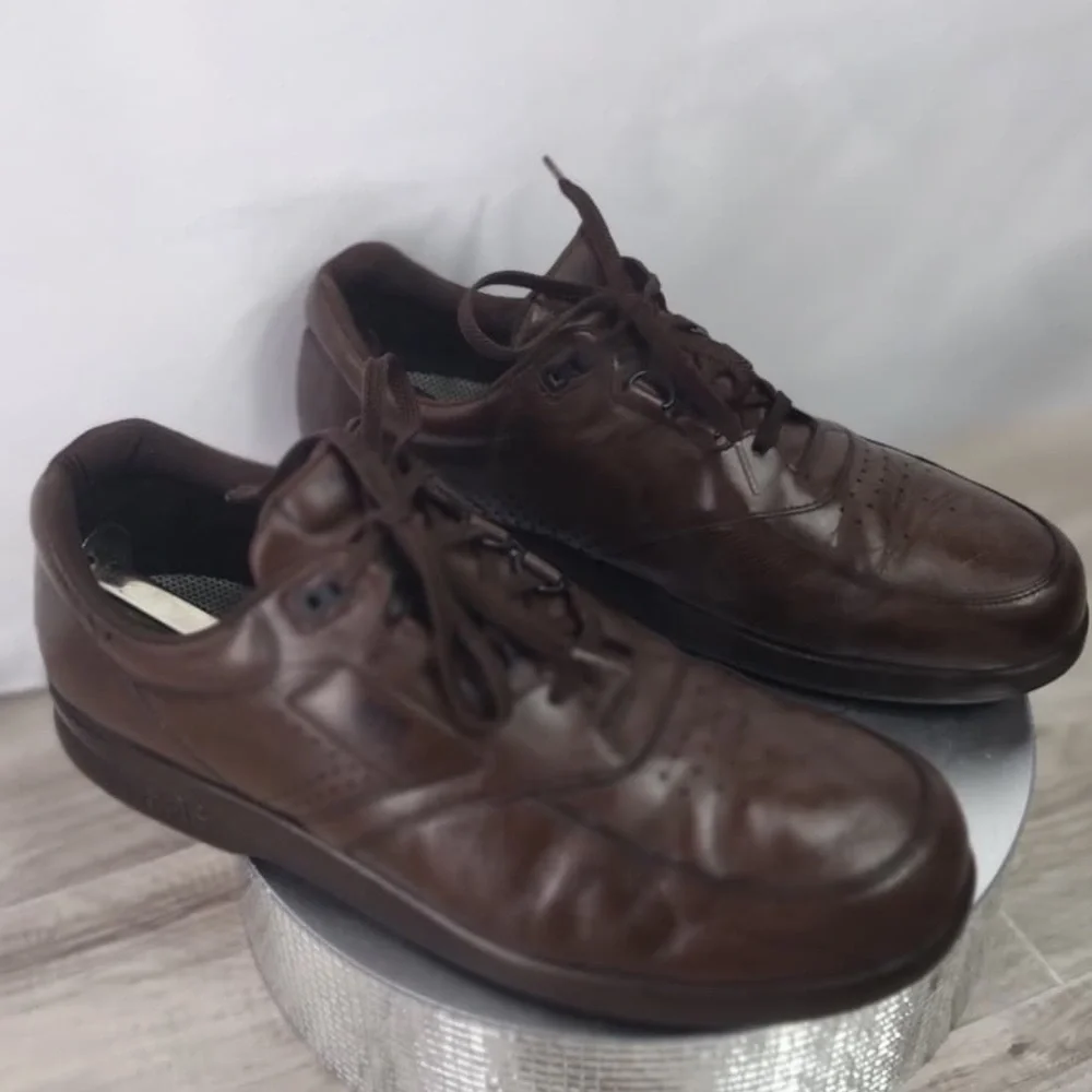 SAS Men's Brown Leather Shoes size 13 pre owned good condition